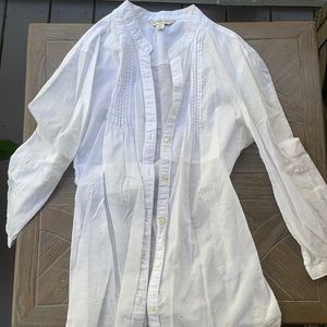 XS Banana Republic white buttoned top